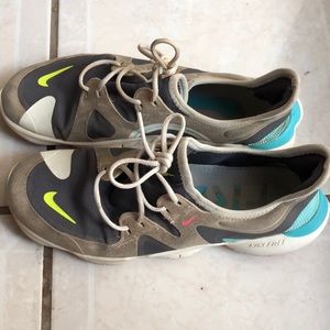 PRICE DROP! Nike free shoes